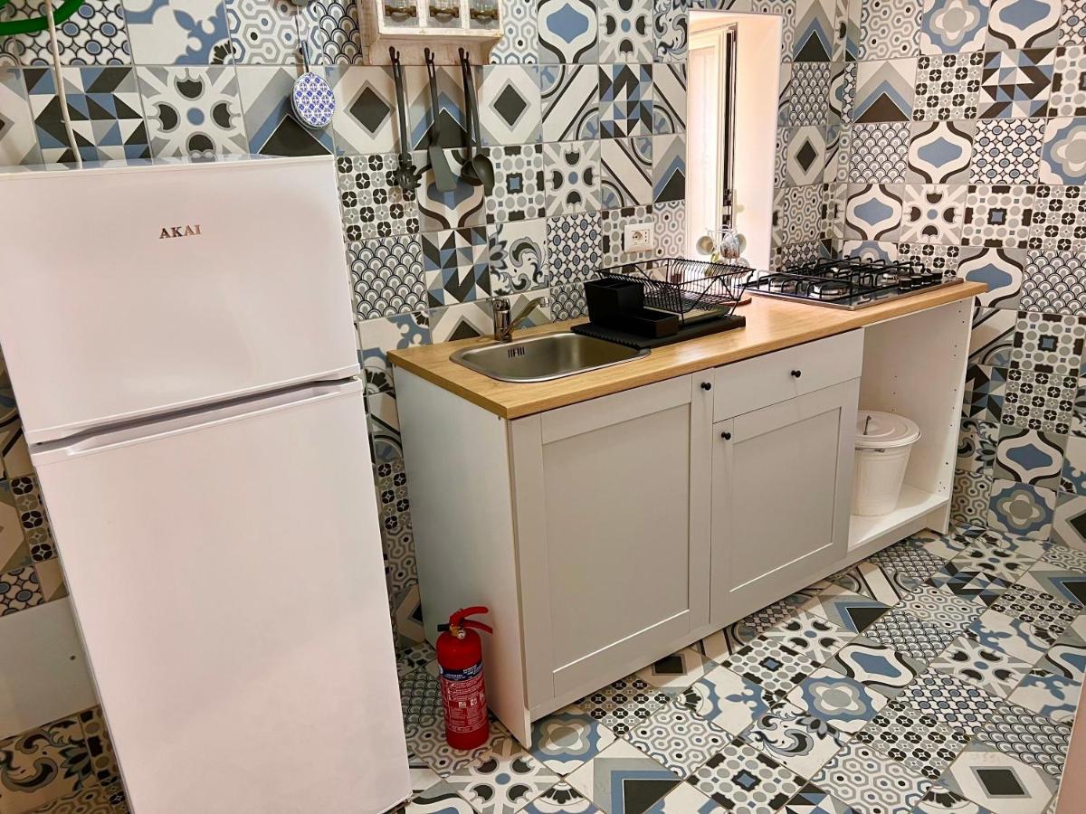 Vico Longo 25 - Ensuit Flat In The Heart Of Napels Buitenkant foto