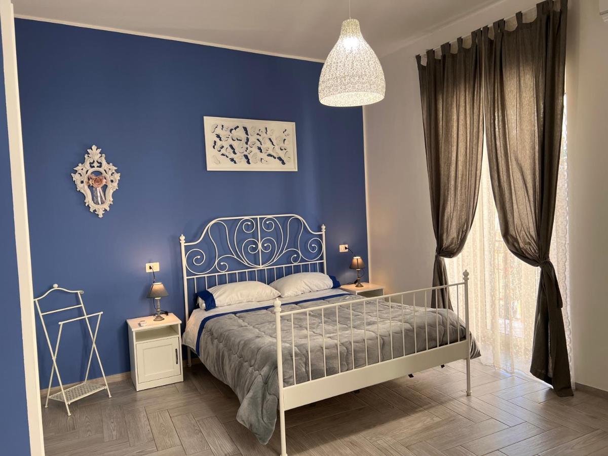 Vico Longo 25 - Ensuit Flat In The Heart Of Napels Buitenkant foto