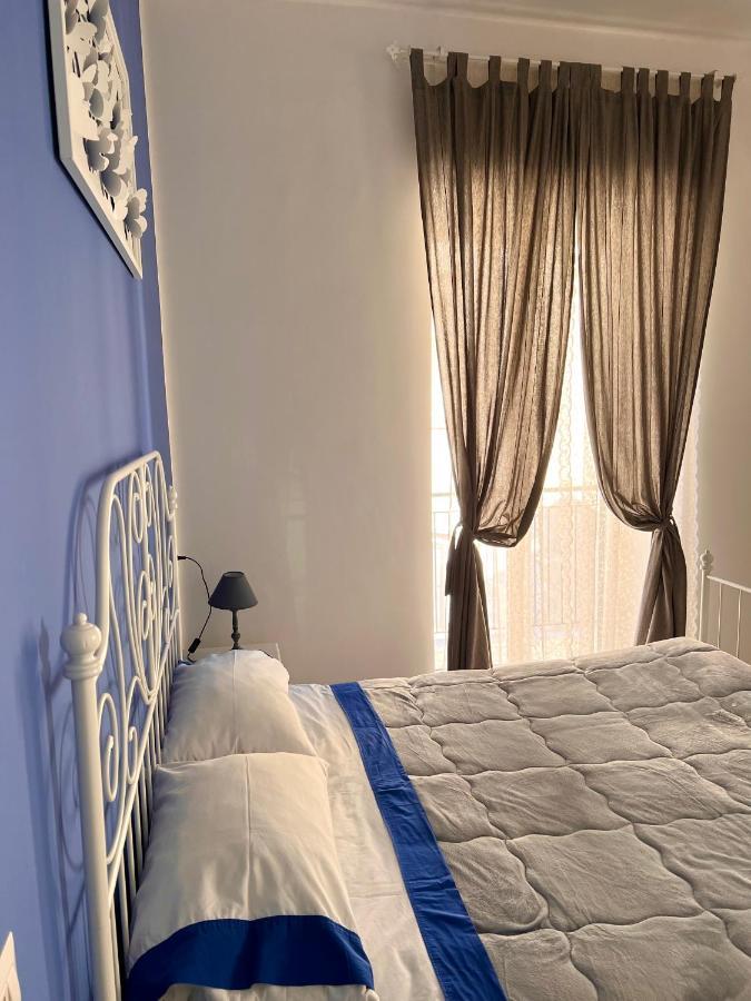 Vico Longo 25 - Ensuit Flat In The Heart Of Napels Buitenkant foto