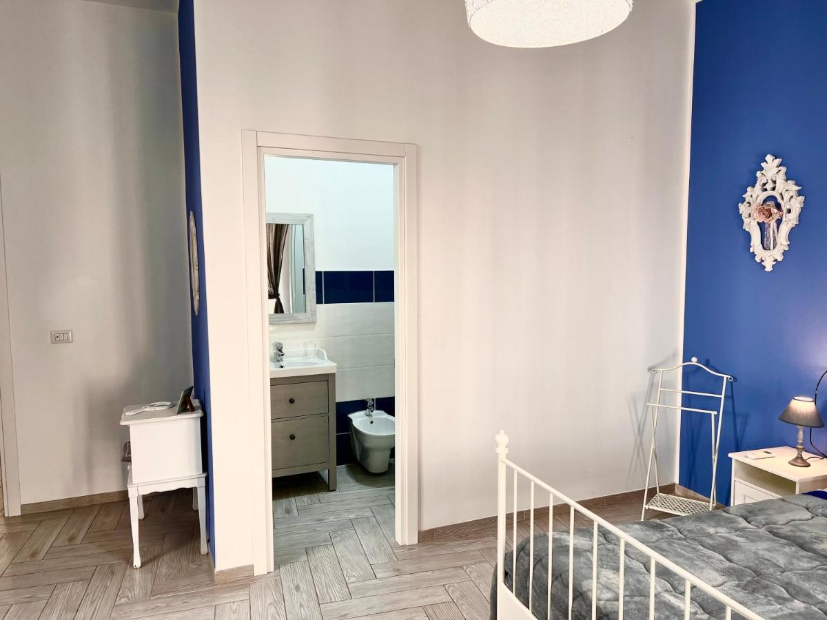 Vico Longo 25 - Ensuit Flat In The Heart Of Napels Buitenkant foto
