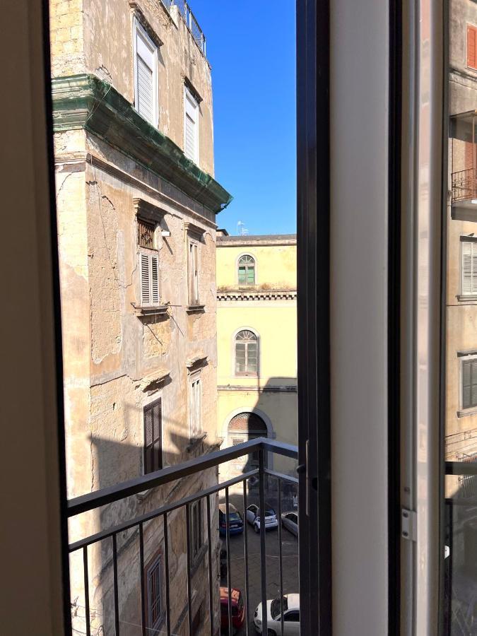 Vico Longo 25 - Ensuit Flat In The Heart Of Napels Buitenkant foto