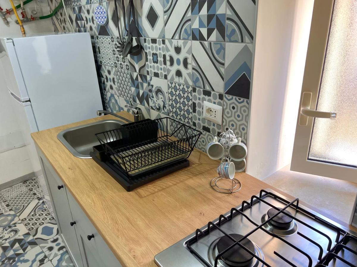Vico Longo 25 - Ensuit Flat In The Heart Of Napels Buitenkant foto