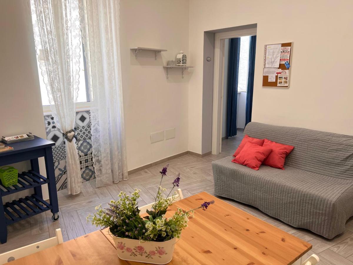 Vico Longo 25 - Ensuit Flat In The Heart Of Napels Buitenkant foto