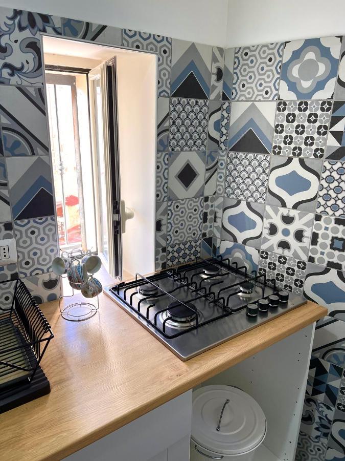 Vico Longo 25 - Ensuit Flat In The Heart Of Napels Buitenkant foto