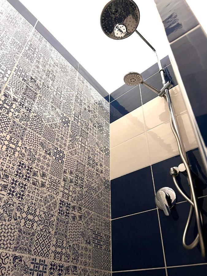 Vico Longo 25 - Ensuit Flat In The Heart Of Napels Buitenkant foto
