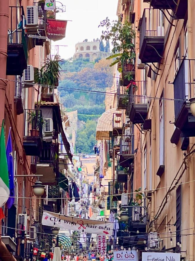 Vico Longo 25 - Ensuit Flat In The Heart Of Napels Buitenkant foto