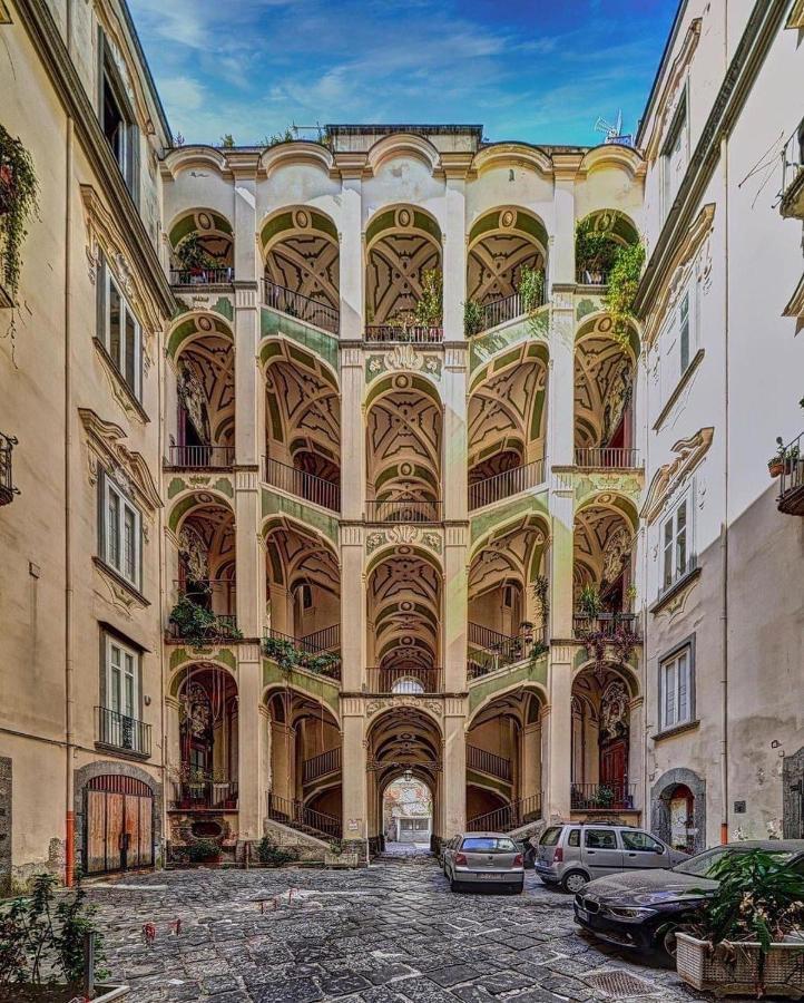 Vico Longo 25 - Ensuit Flat In The Heart Of Napels Buitenkant foto