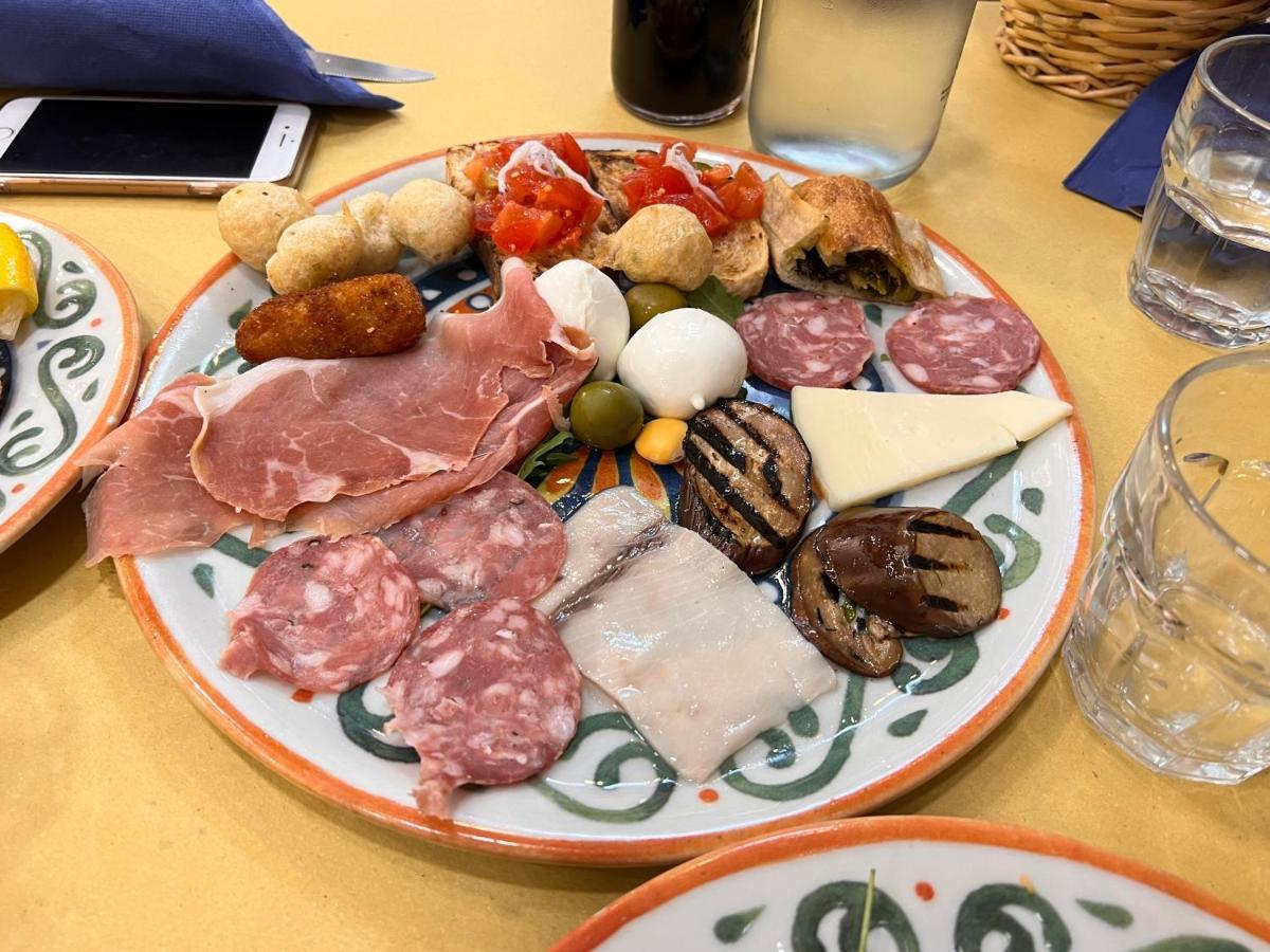 Vico Longo 25 - Ensuit Flat In The Heart Of Napels Buitenkant foto